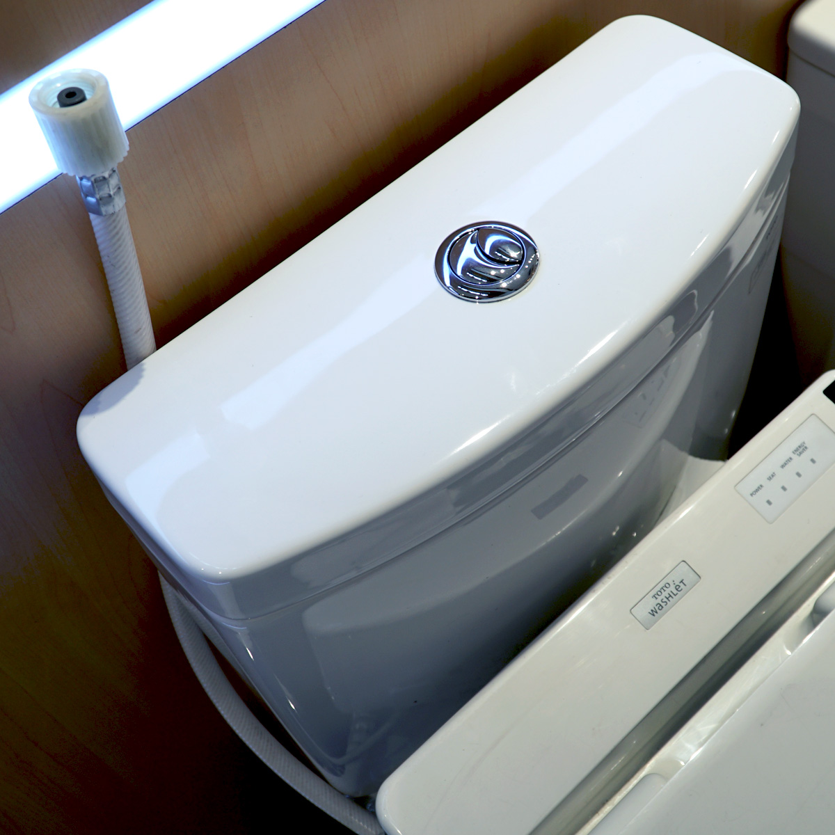 Bồn cầu nắp rửa điện tử TOTO 2 khối CS769DRW6