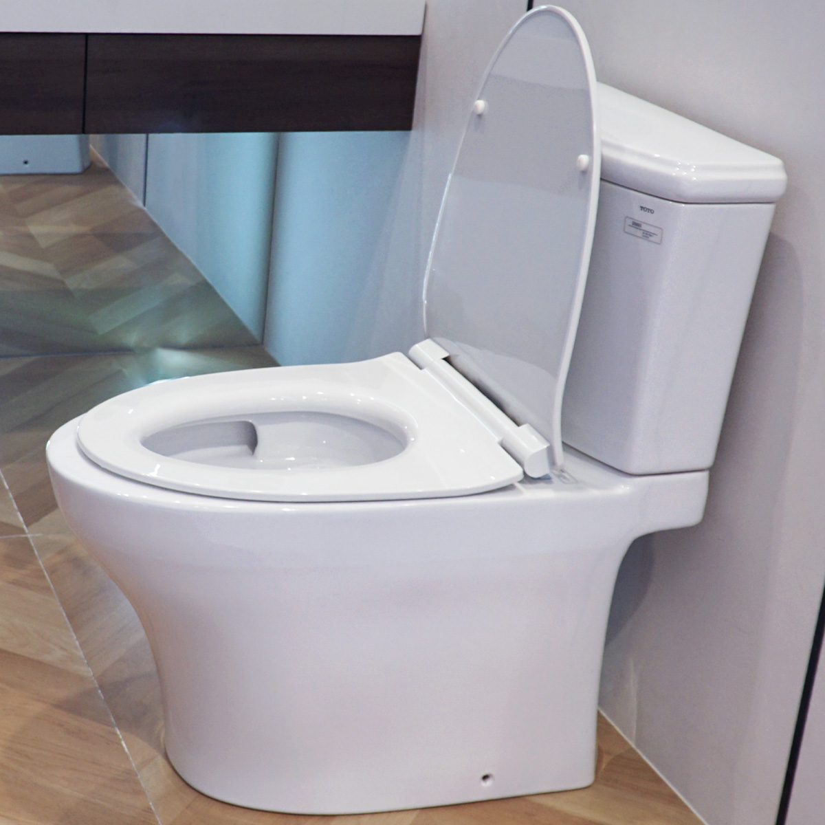 Bồn cầu 2 khối TOTO CS986GT8 nắp đóng êm TC600VS