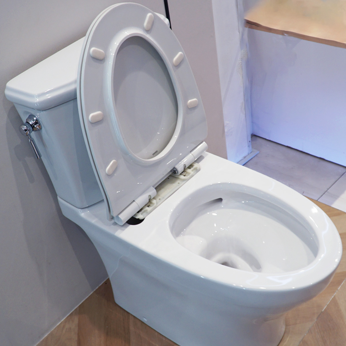 Bồn cầu 2 khối TOTO CS986GT8 nắp đóng êm TC600VS