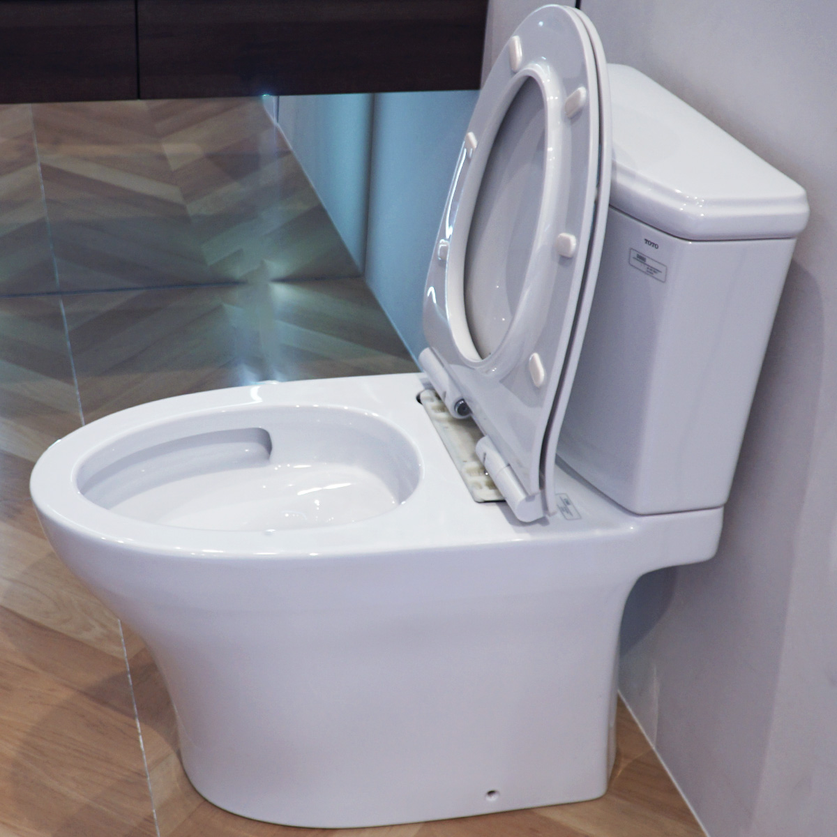 Bồn cầu 2 khối TOTO CS986GT8 nắp đóng êm TC600VS