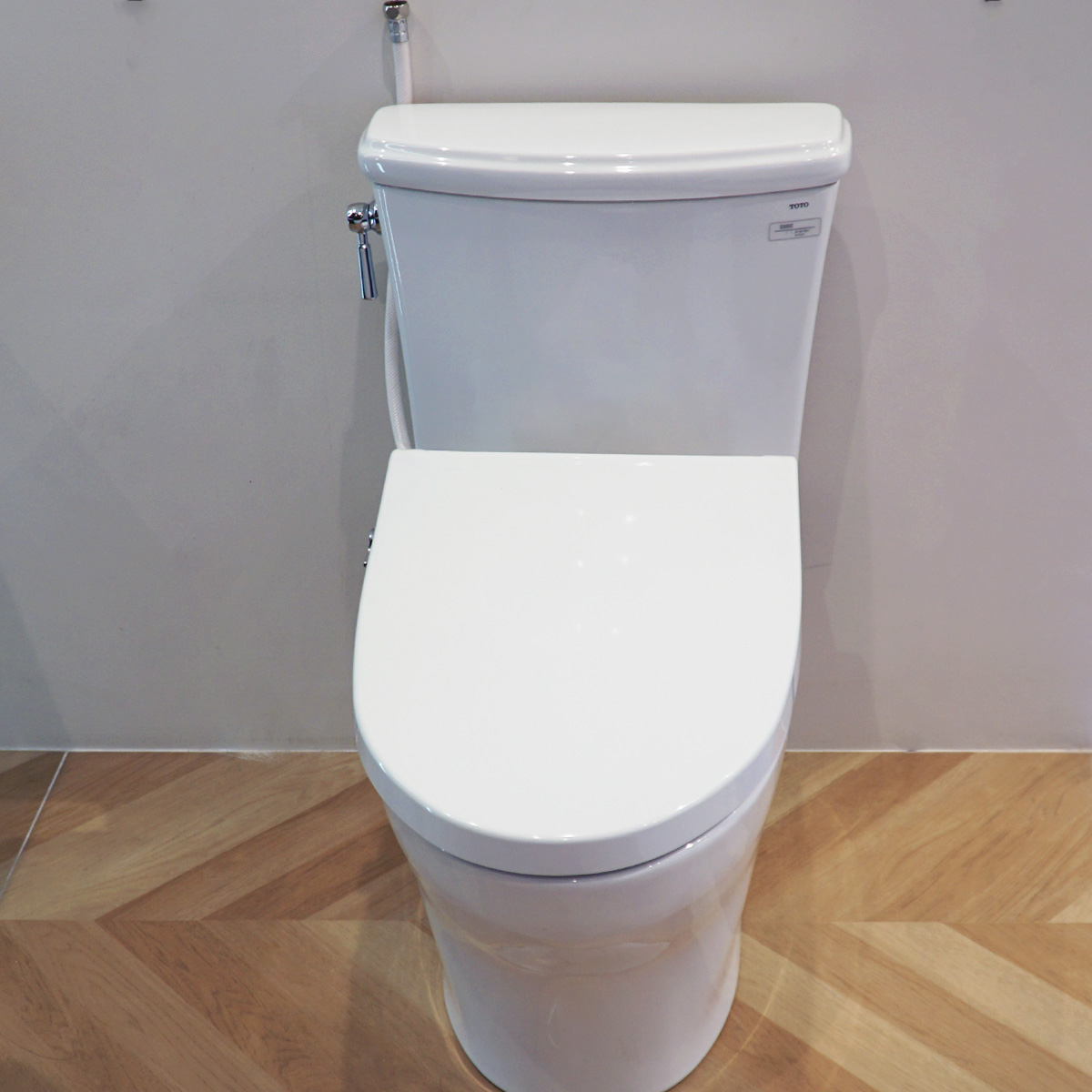 Bồn cầu TOTO CS986GE4 2 khối nắp rửa cơ TCW1211A