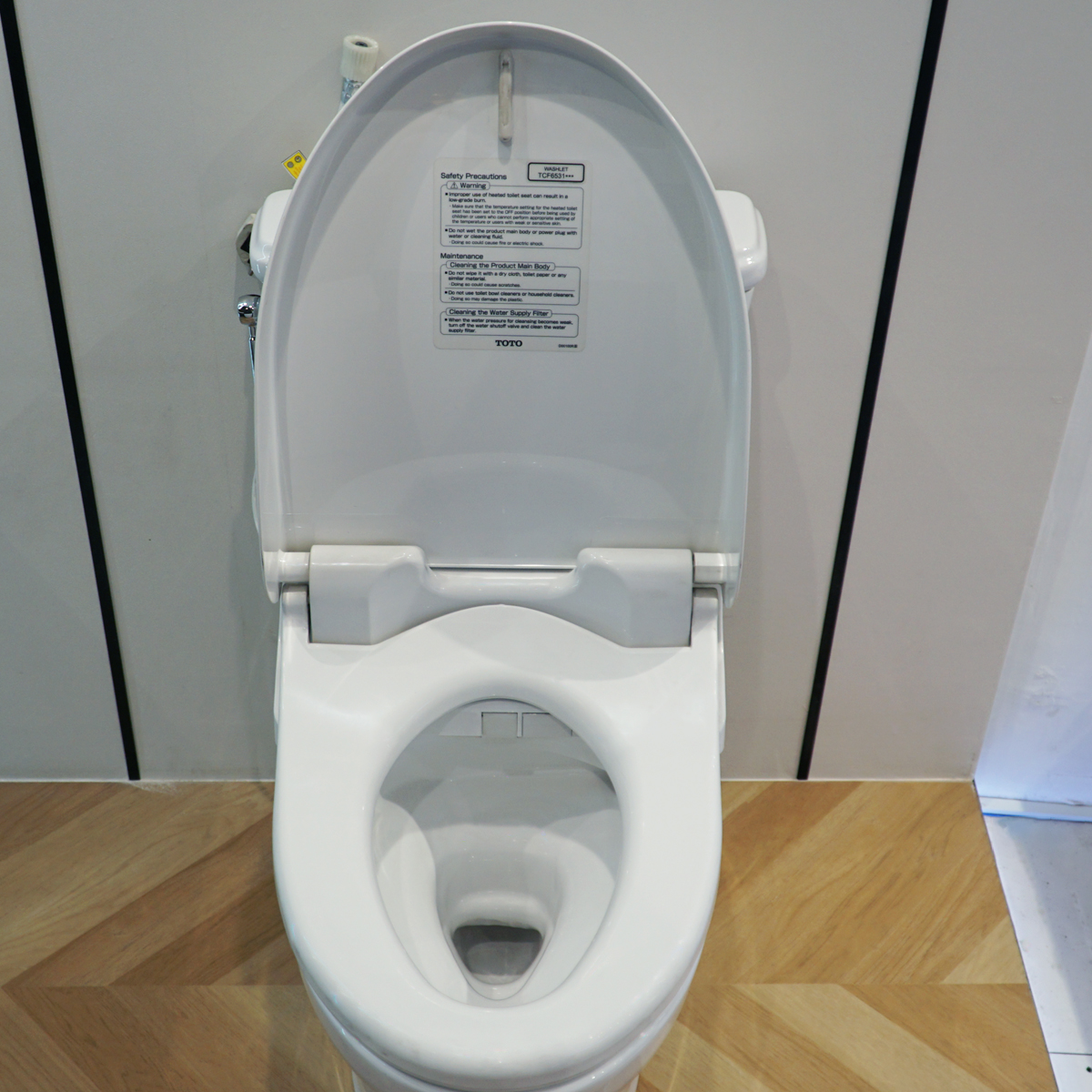 Bồn cầu TOTO nắp rửa điện tử CS986GW6