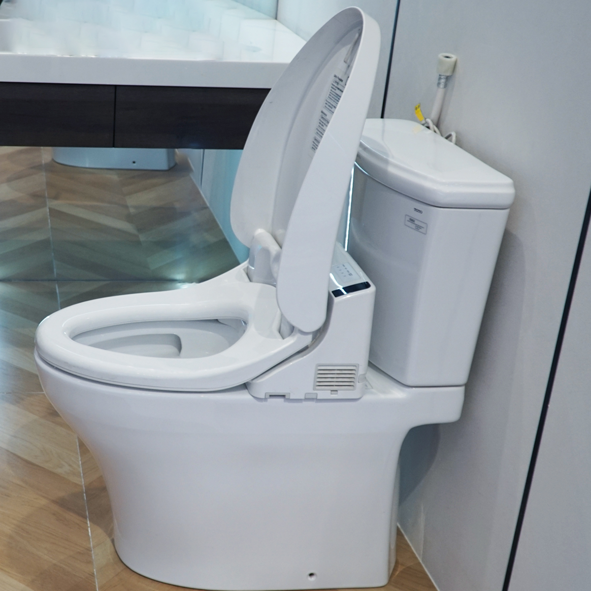 Bồn cầu TOTO nắp rửa điện tử CS986GW6