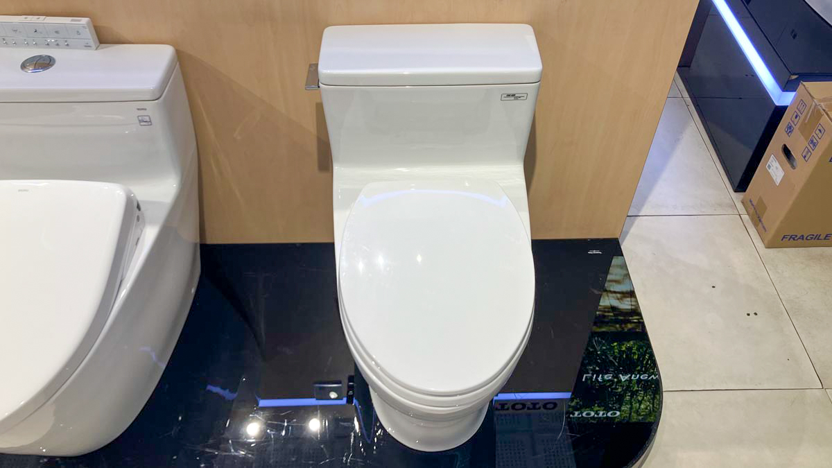 Bồn cầu 1 khối TOTO MS188VKT2 T53P100VR nắp đóng êm TC393VS