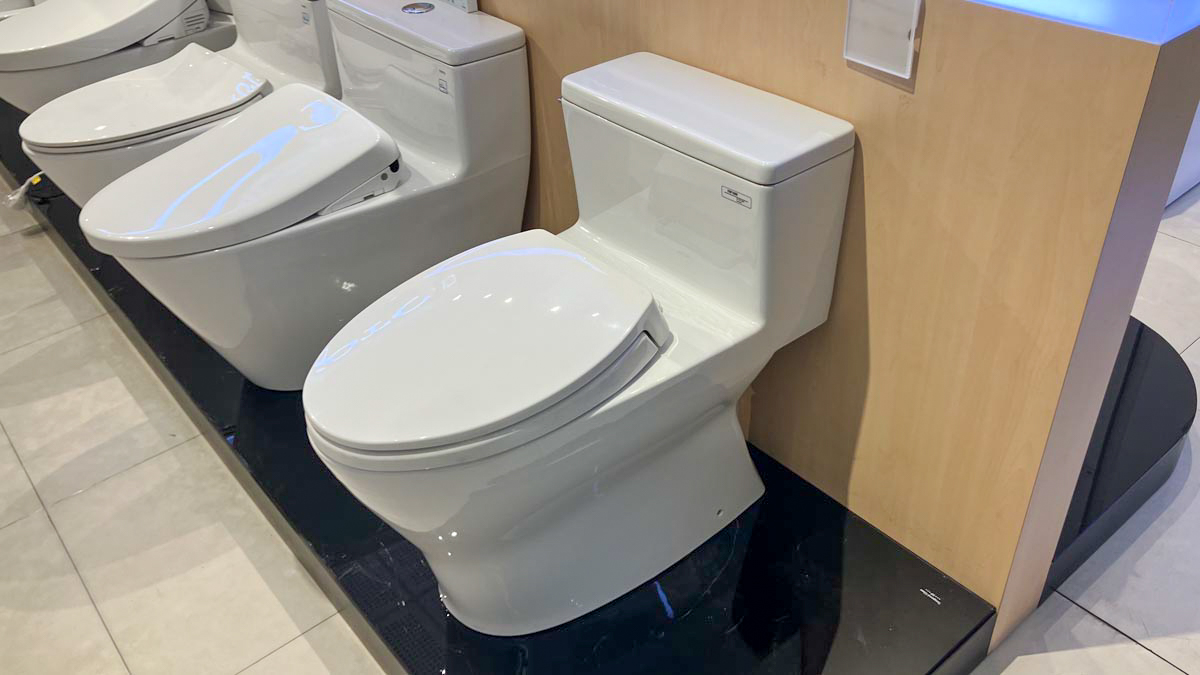 Bồn cầu 1 khối TOTO MS188VKT2 T53P100VR nắp đóng êm TC393VS