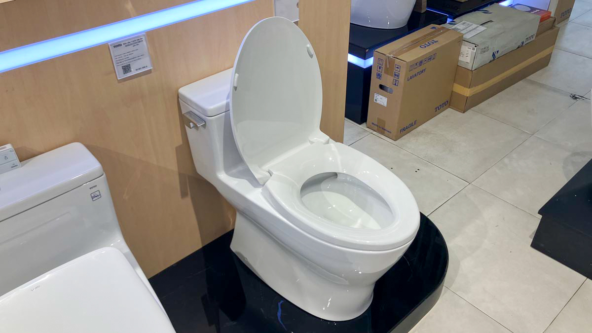 Bồn cầu 1 khối TOTO MS188VKT2 T53P100VR nắp đóng êm TC393VS