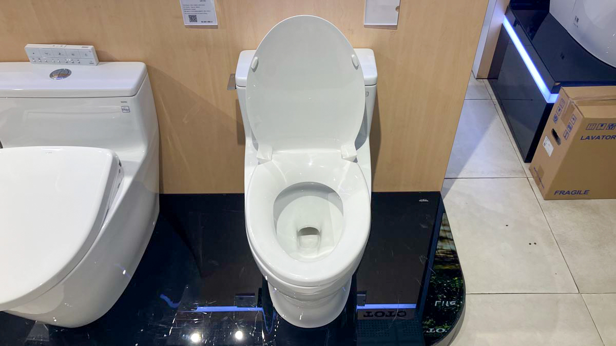 Bồn cầu 1 khối TOTO MS188VKT2 T53P100VR nắp đóng êm TC393VS