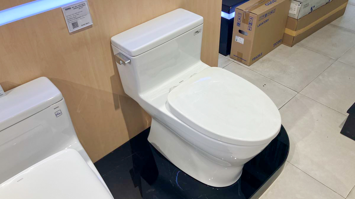 Bồn cầu 1 khối TOTO MS188VKT3 T53P100VR nắp đóng êm TC385VS