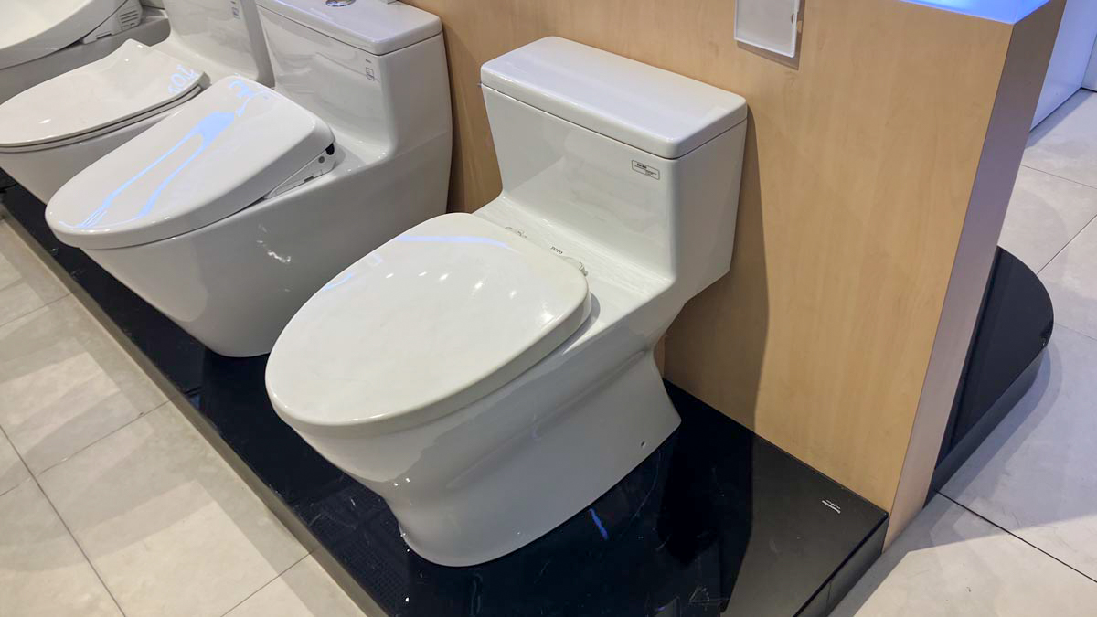 Bồn cầu 1 khối TOTO MS188VKT3 T53P100VR nắp đóng êm TC385VS