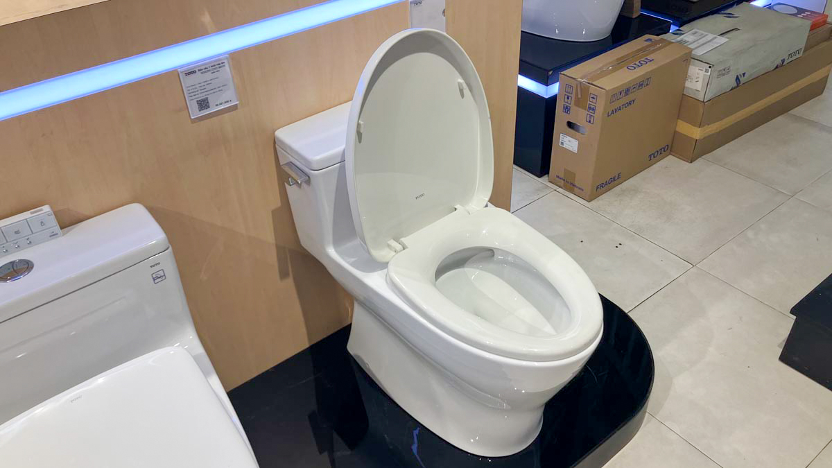 Bồn cầu 1 khối TOTO MS188VKT3 T53P100VR nắp đóng êm TC385VS