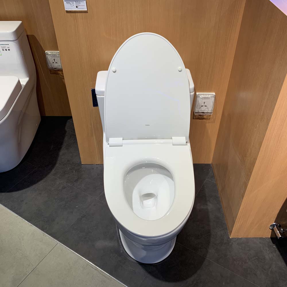 Bồn cầu 1 khối TOTO MS188VKT8 T53P100VR nắp đóng êm TC600VS