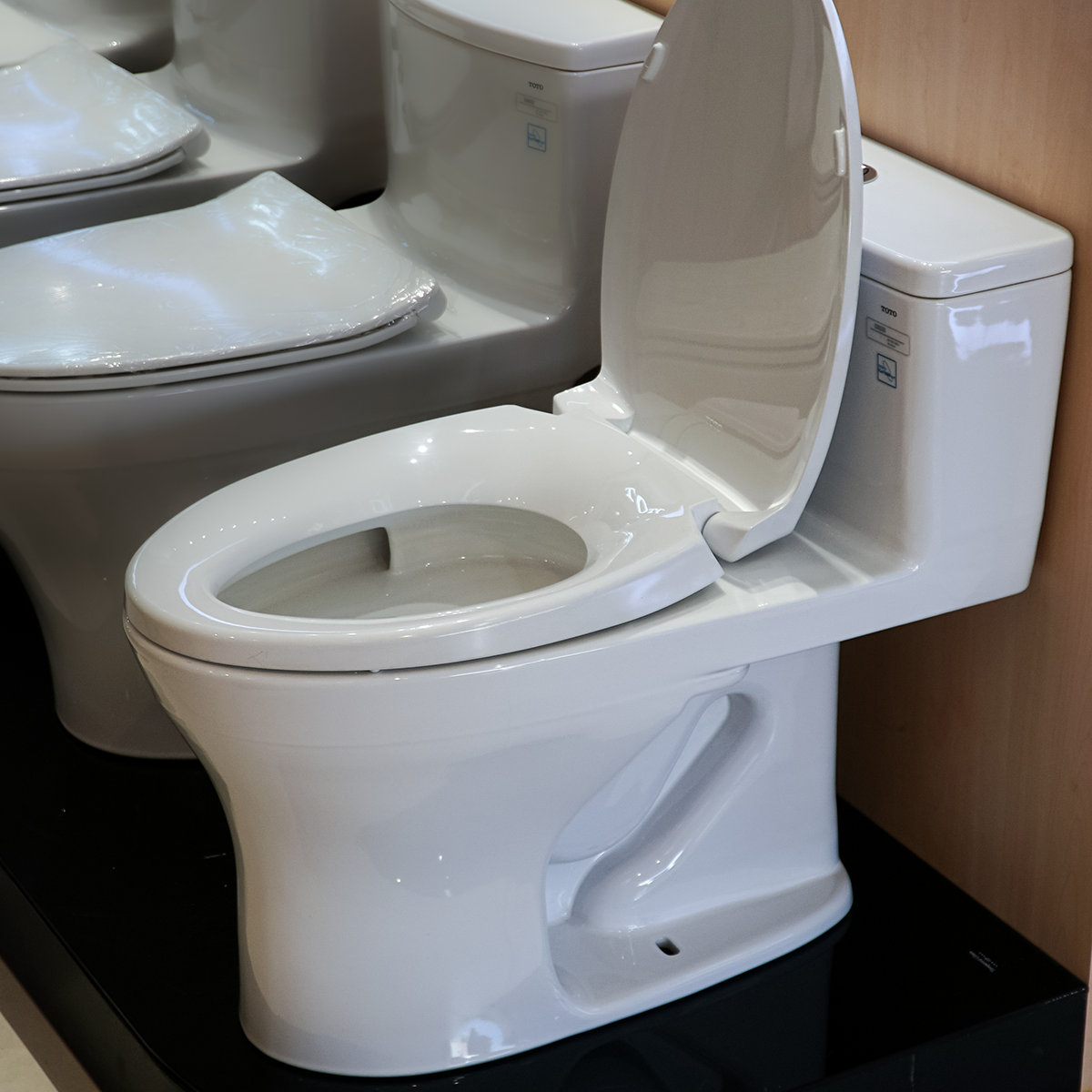 Bồn cầu 1 khối TOTO MS855DT2 nắp đóng êm TC393VS