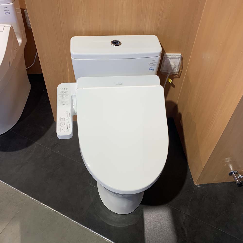 Bồn cầu TOTO MS855DW18 1 khối nắp điện tử TCF23710AAA Washlet C2 cơ bản