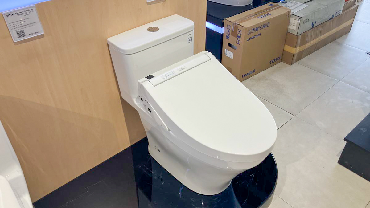 Bồn cầu 1 khối TOTO MS857CDW15 nắp điện tử Washlet C5 TCF24460AAA giấu dây