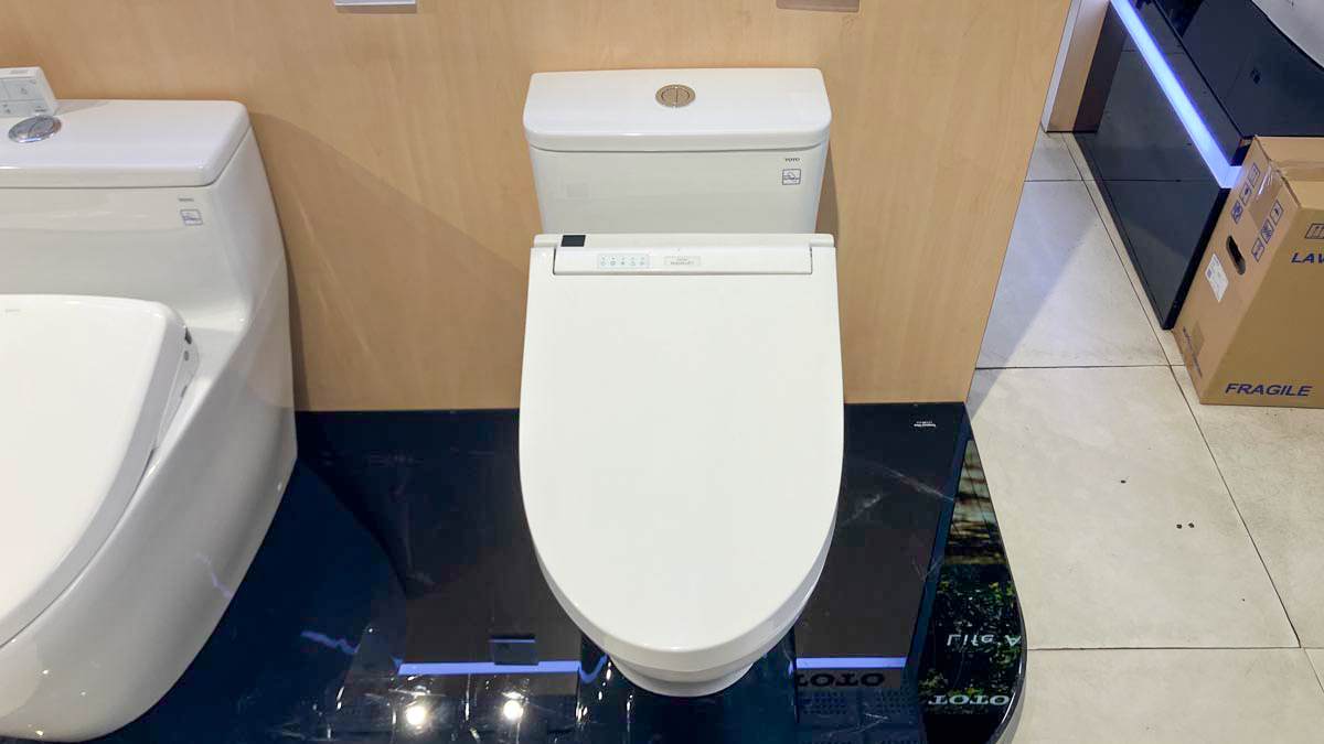 Bồn cầu 1 khối TOTO MS857CDW15 nắp điện tử Washlet C5 TCF24460AAA giấu dây