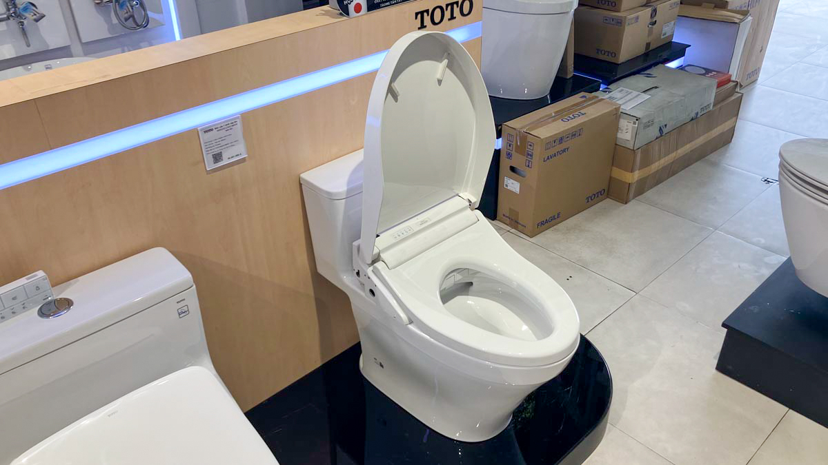 Bồn cầu 1 khối TOTO MS857CDW15 nắp điện tử Washlet C5 TCF24460AAA giấu dây