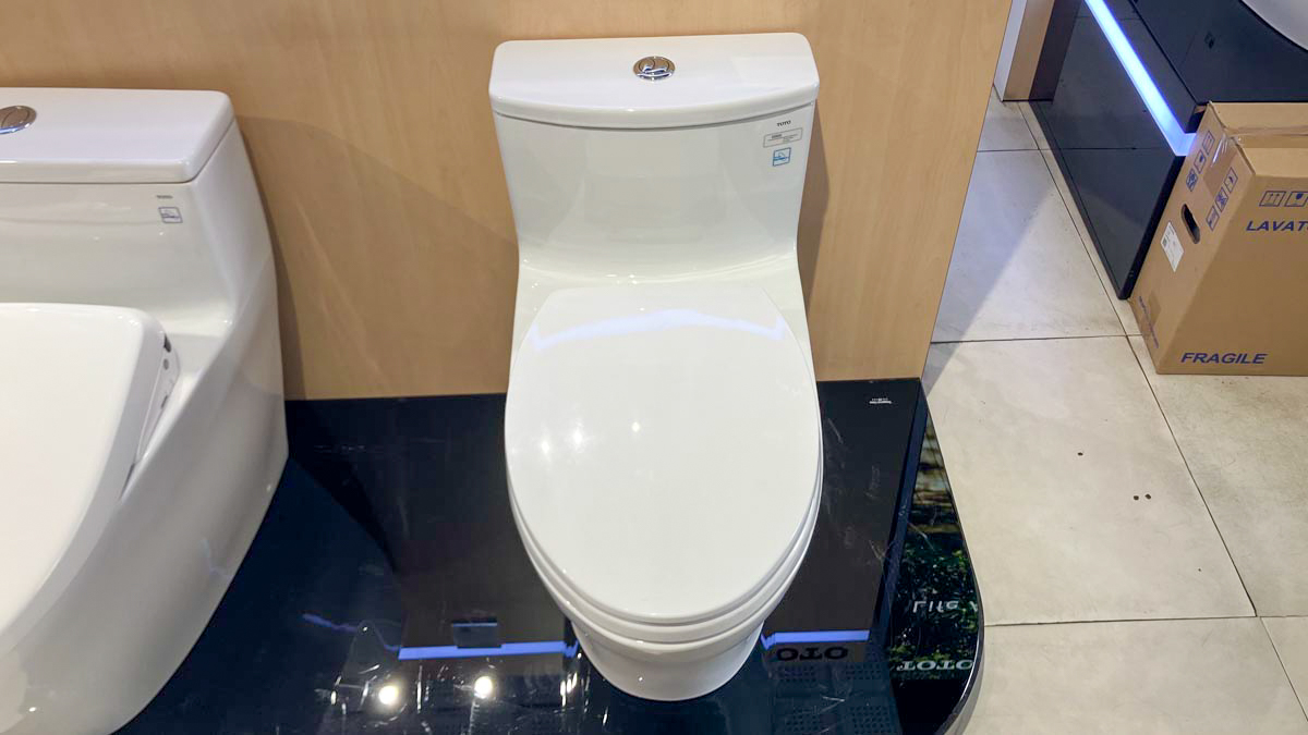 Bồn cầu 1 khối TOTO MS885DT2 nắp đóng êm TC393VS