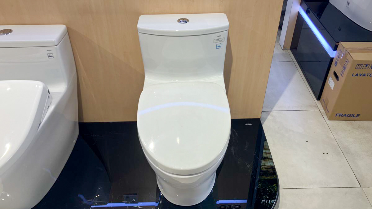 Bồn cầu 1 khối TOTO MS885DT3 nắp đóng êm TC385VS