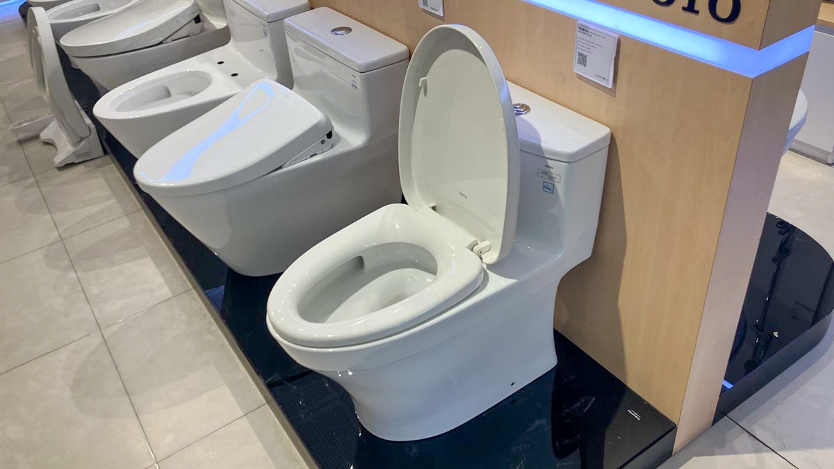 Bồn cầu 1 khối TOTO MS885DT3 nắp đóng êm TC385VS