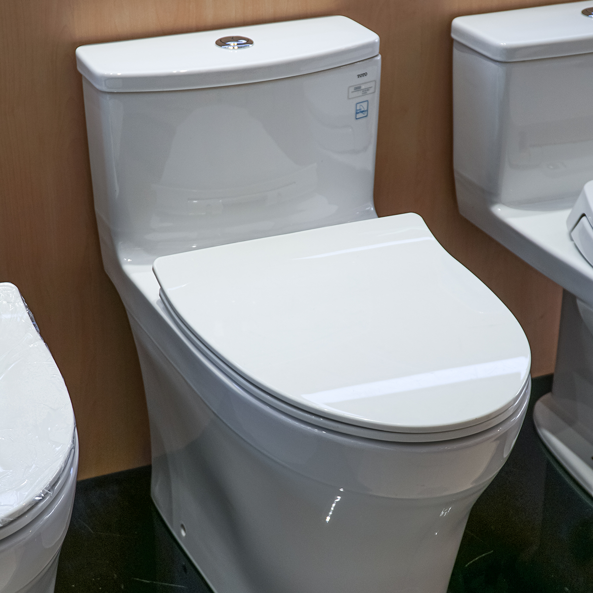 Bồn cầu 1 khối TOTO MS885DT8 nắp đóng êm TC600VS