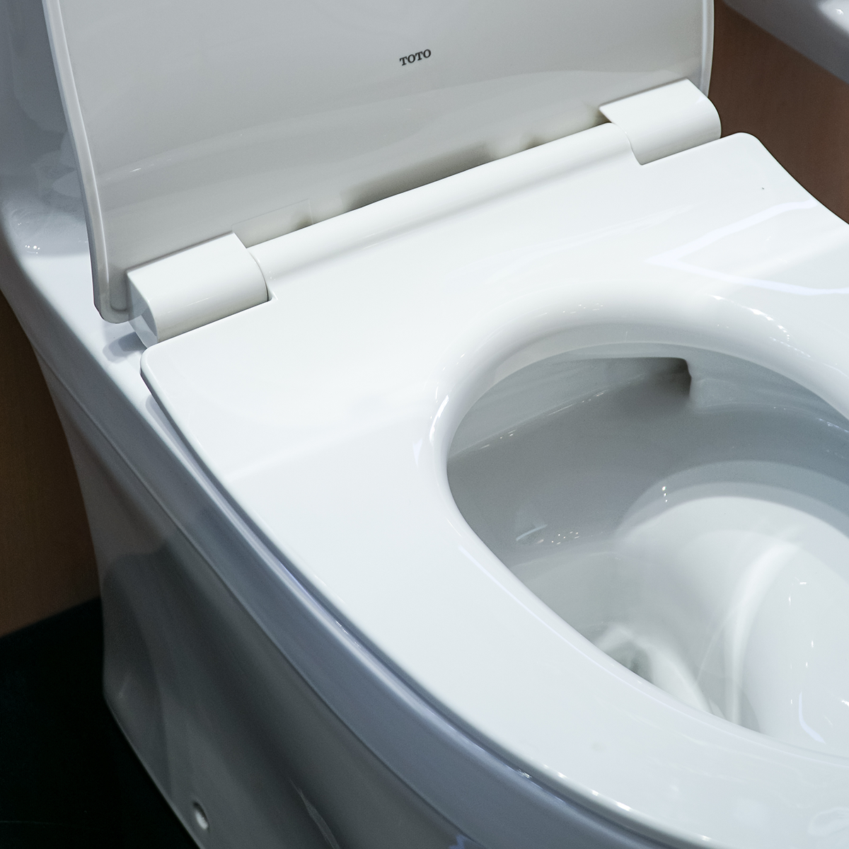 Bồn cầu 1 khối TOTO MS885DT8 nắp đóng êm TC600VS