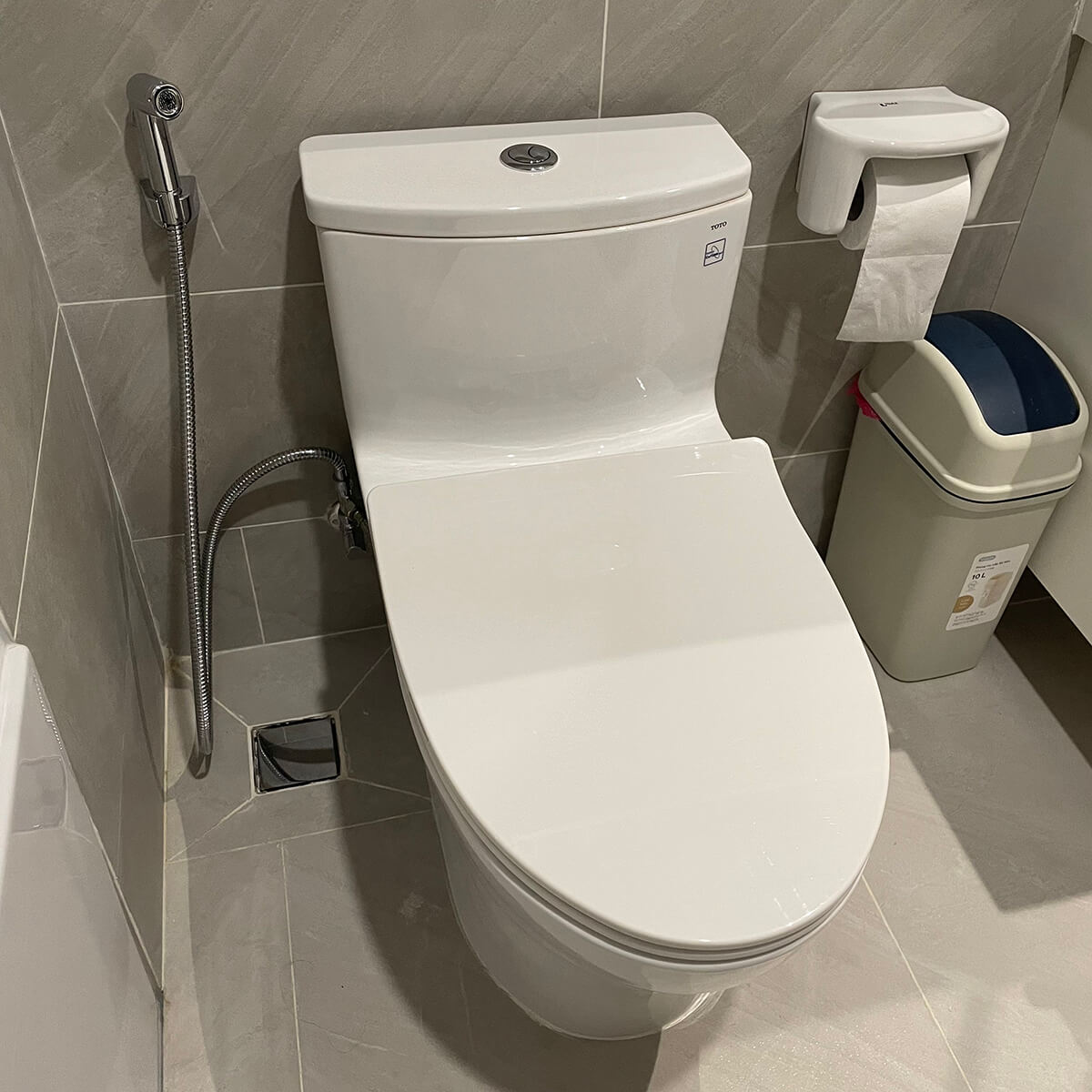 Bồn cầu 1 khối TOTO MS885DT8 nắp đóng êm TC600VS