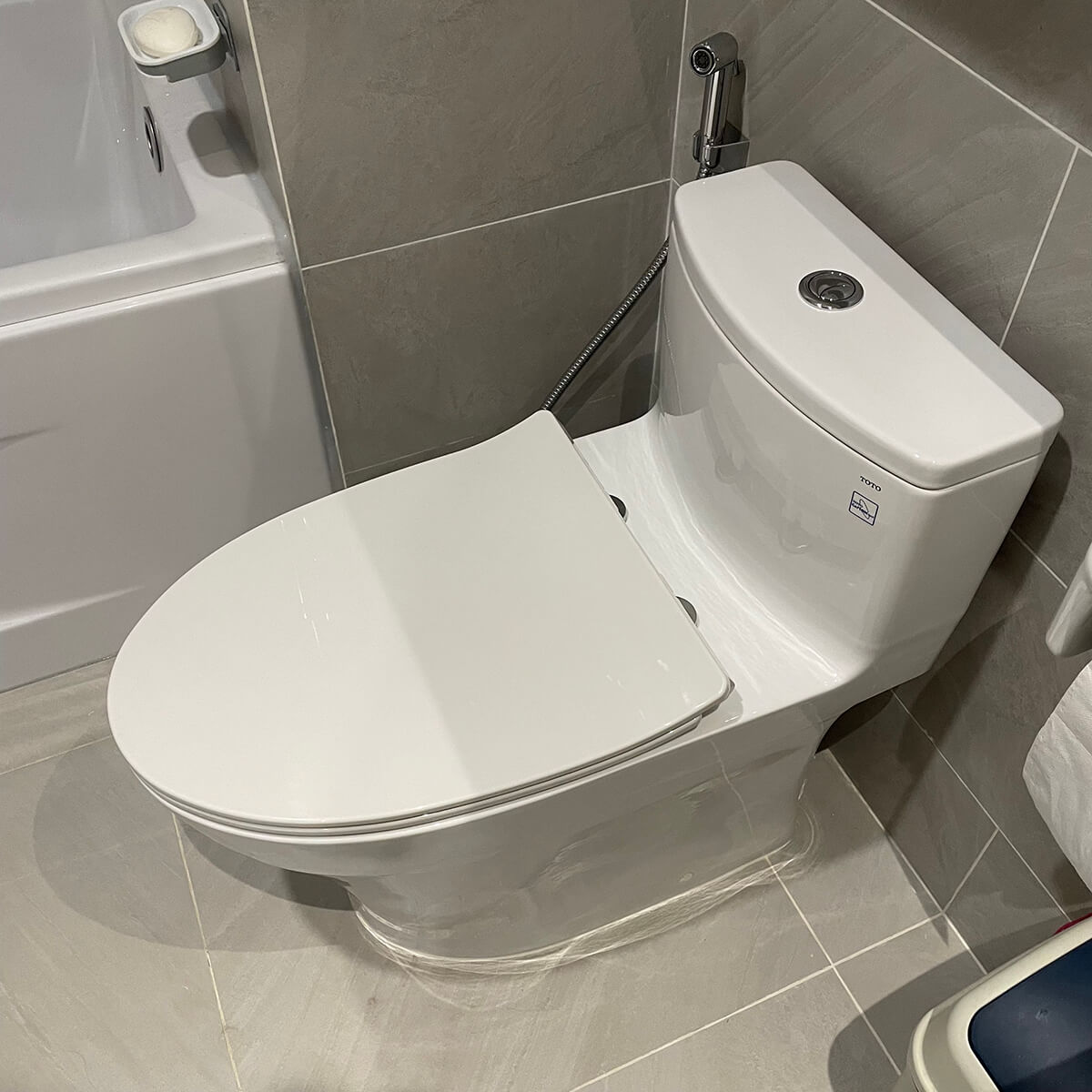 Bồn cầu 1 khối TOTO MS885DT8 nắp đóng êm TC600VS