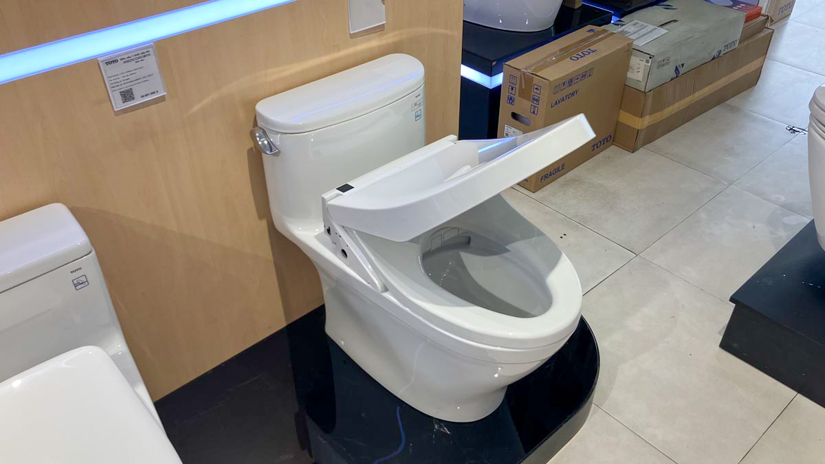 Bồn cầu TOTO MS887CRW15 1 khối nắp điện tử Washlet C5 TCF24460AAA giấu dây