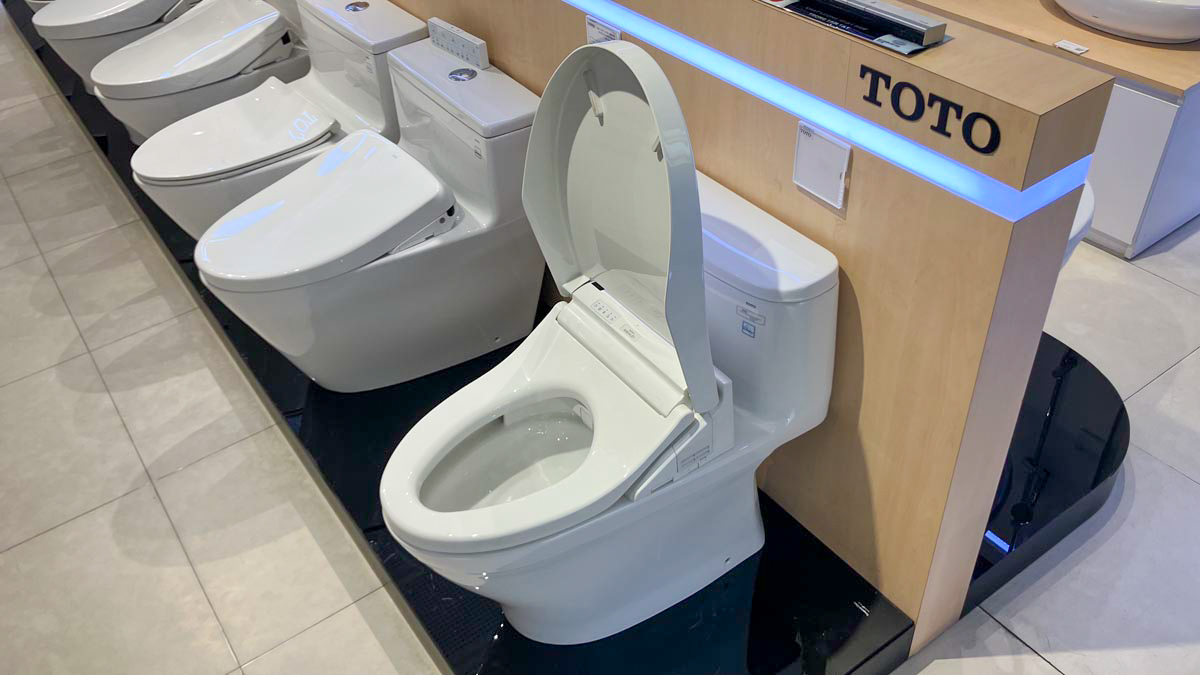 Bồn cầu TOTO MS887CRW15 1 khối nắp điện tử Washlet C5 TCF24460AAA giấu dây