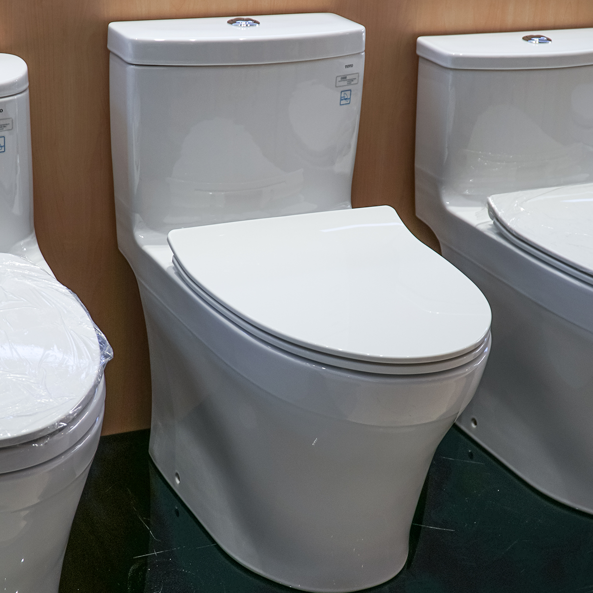 Bồn cầu 1 khối TOTO MS889DRT8 nắp đóng êm TC600VS
