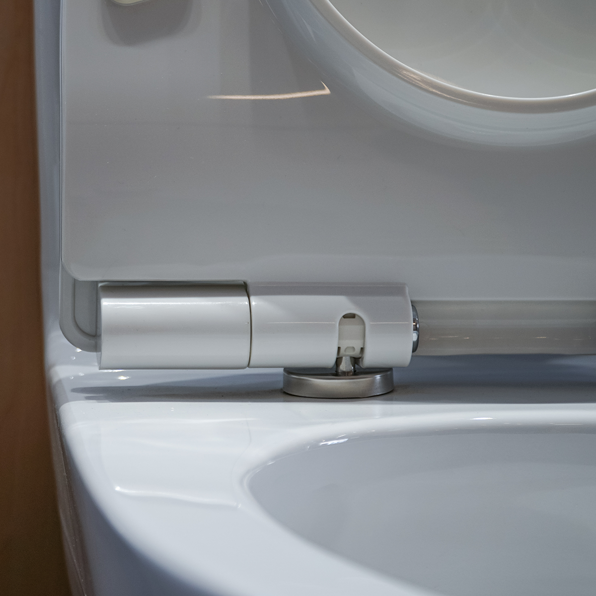 Bồn cầu 1 khối TOTO MS889DRT8 nắp đóng êm TC600VS