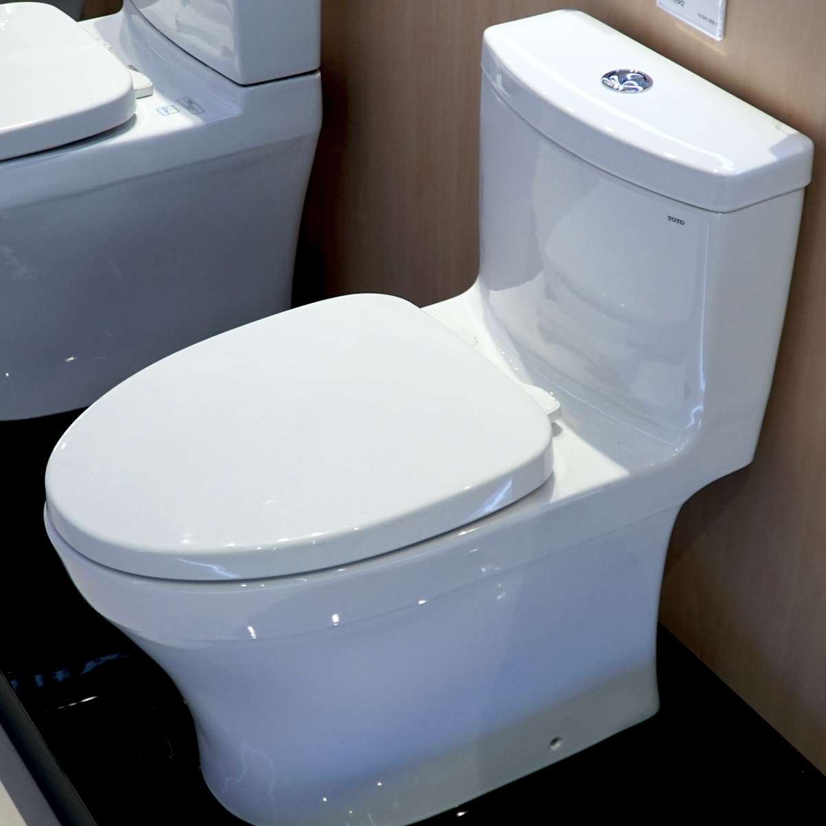 Bồn cầu 1 khối TOTO MS889DRT3 nắp đóng êm TC385VS