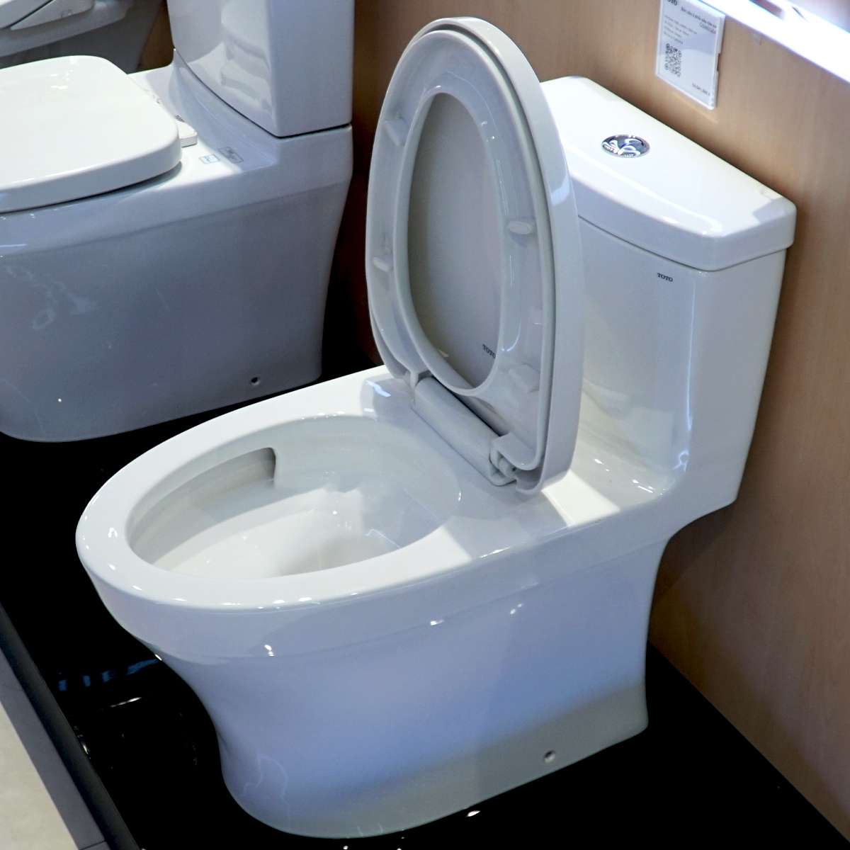 Bồn cầu 1 khối TOTO MS889DRT3 nắp đóng êm TC385VS