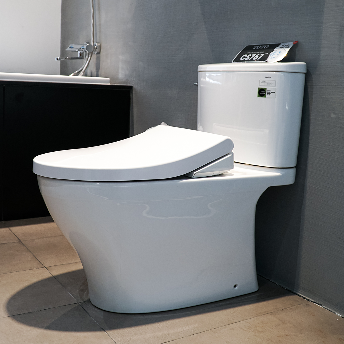 Bồn cầu TOTO CS767RE4 2 khối nắp rửa cơ TCW1211A