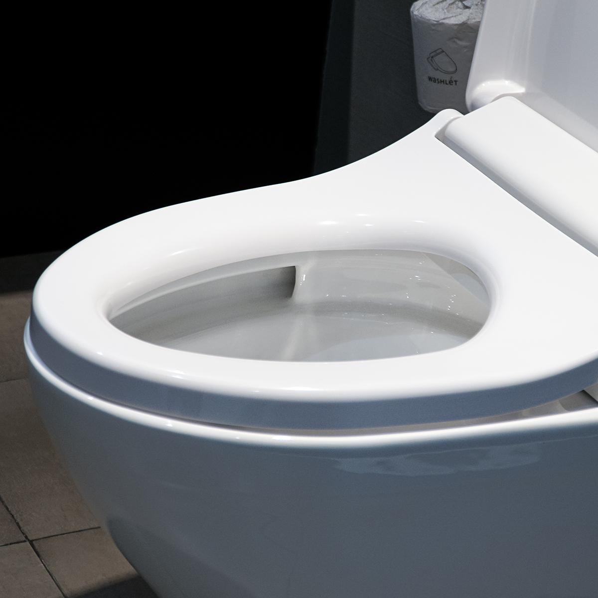 Bồn cầu TOTO CS767RE4 2 khối nắp rửa cơ TCW1211A