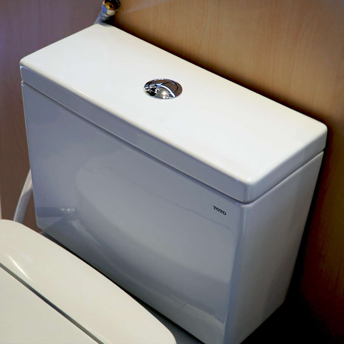 Bồn cầu TOTO CS302DE2 2 khối nắp rửa cơ TCW07S