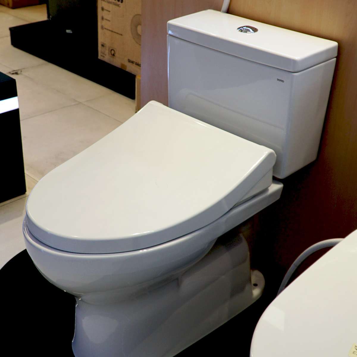 Bồn cầu TOTO CS302DE4 2 khối nắp rửa cơ TCW1211A