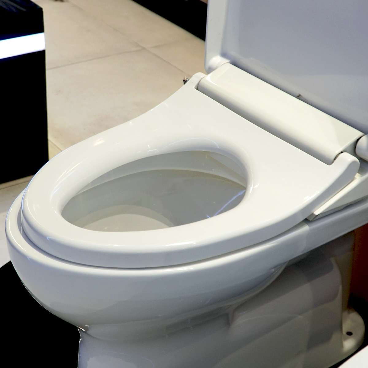 Bồn cầu TOTO CS302DE4 2 khối nắp rửa cơ TCW1211A