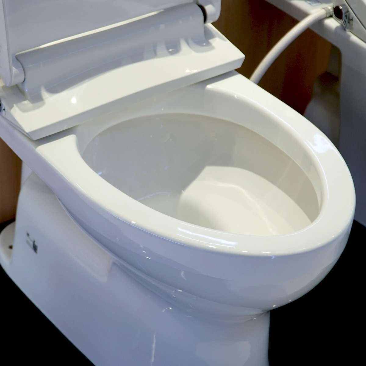 Bồn cầu TOTO CS302DE4 2 khối nắp rửa cơ TCW1211A