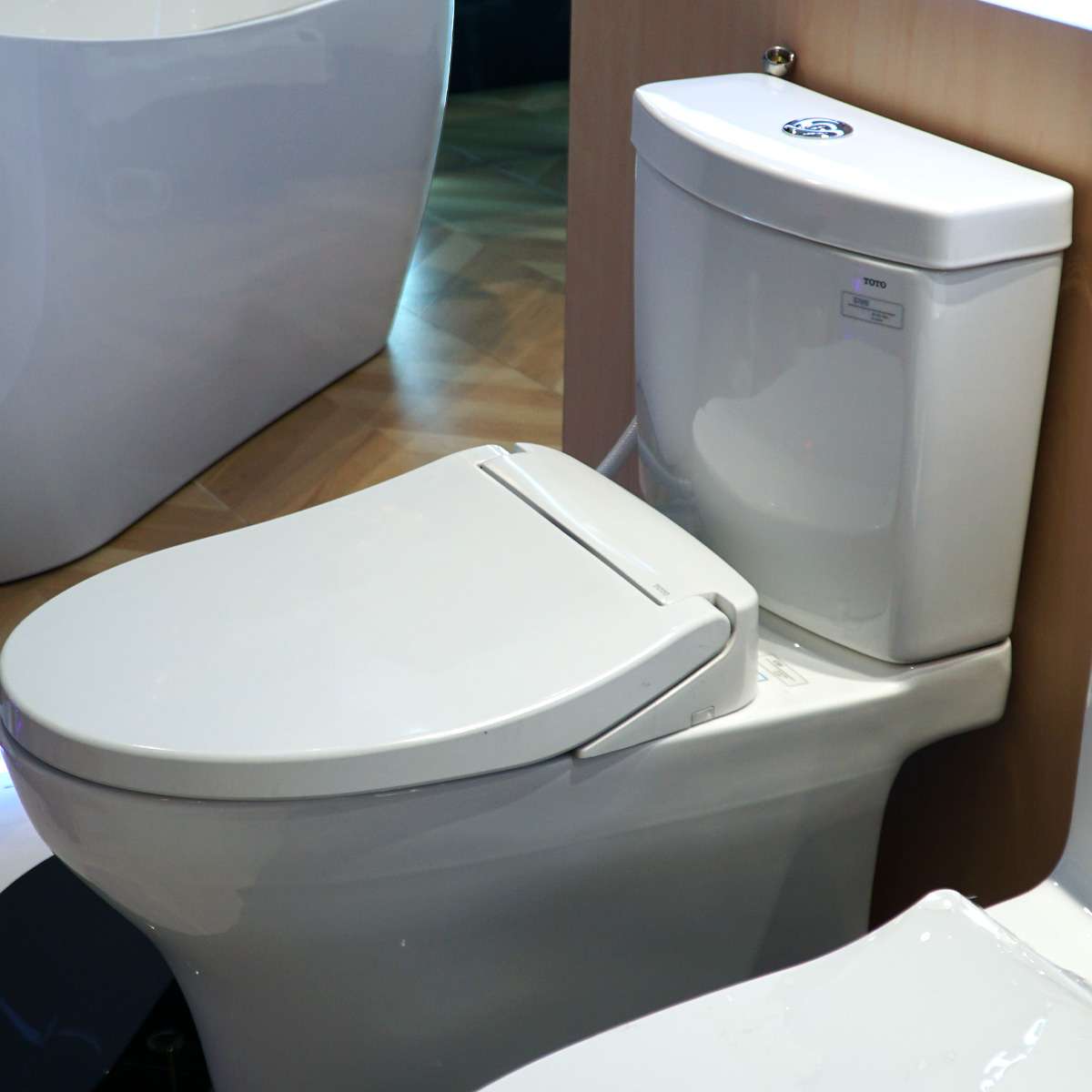 Bồn cầu TOTO CS769DRE2 2 khối nắp rửa cơ TCW07S