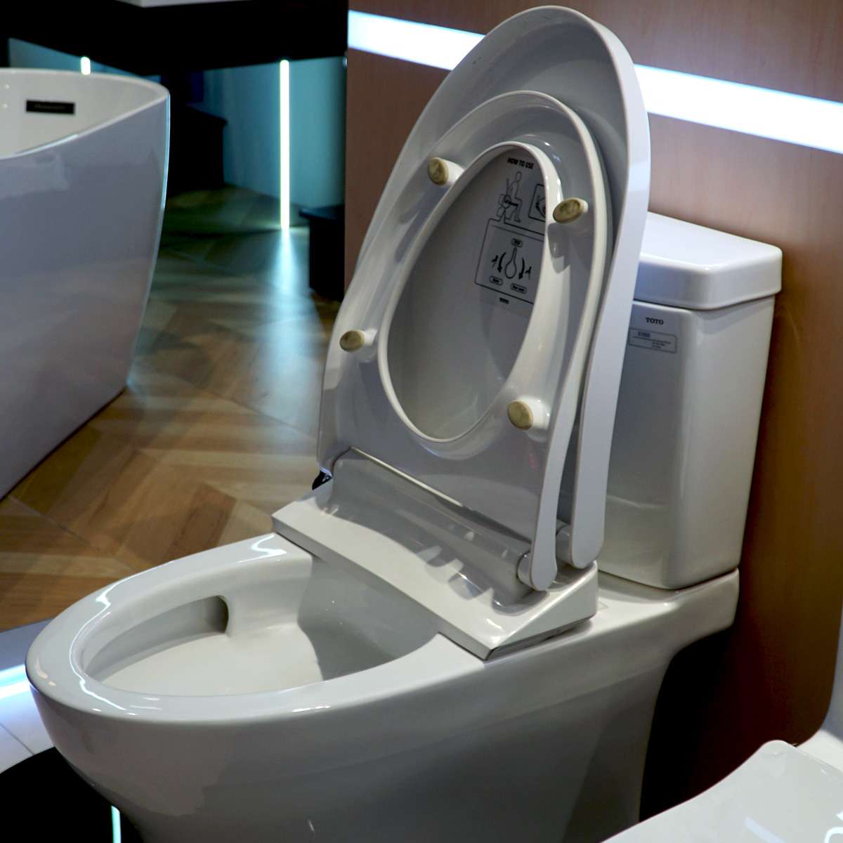 Bồn cầu TOTO CS769DRE4 2 khối nắp rửa cơ TCW1211A