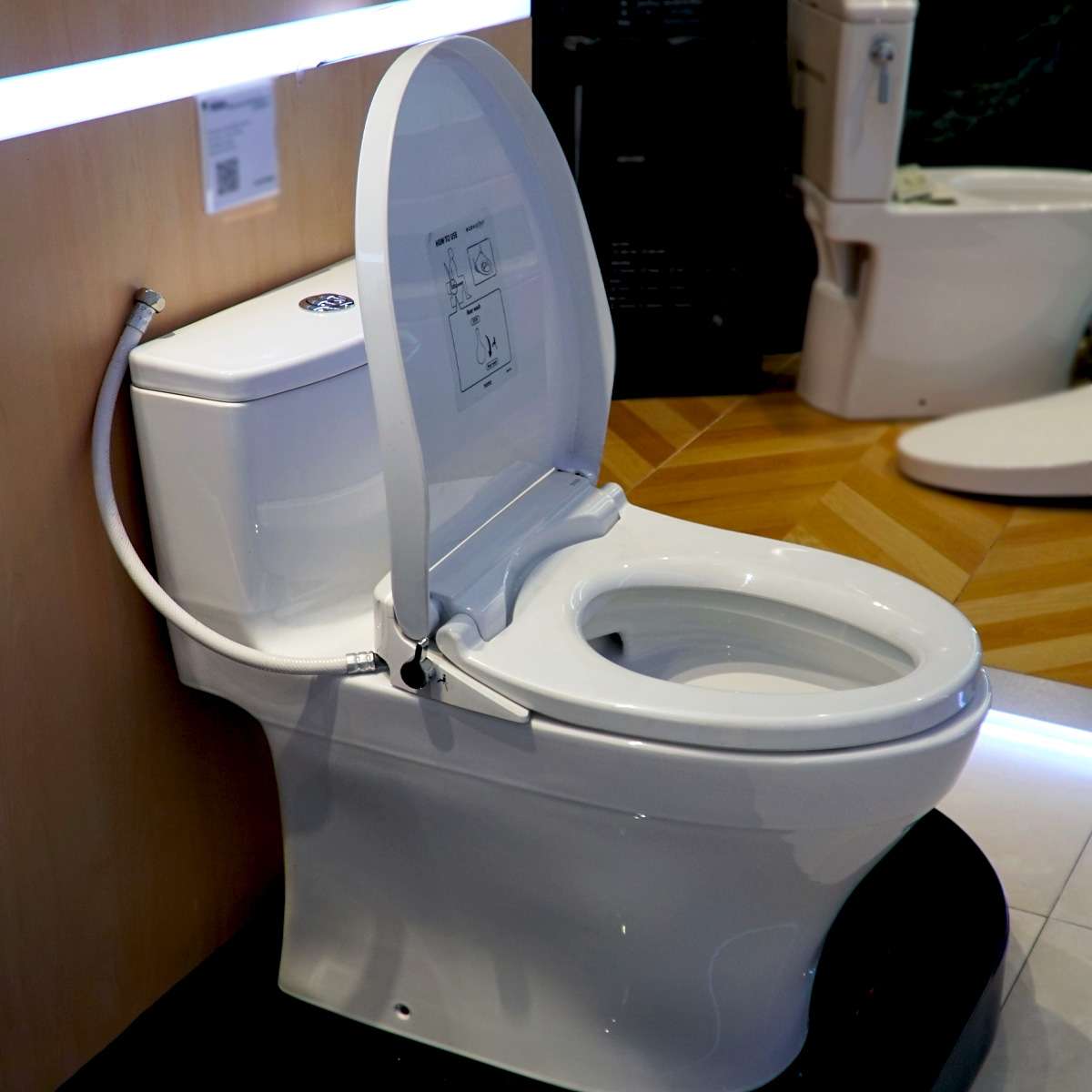 Bồn cầu TOTO MS885DE2 1 khối nắp rửa cơ TCW07S