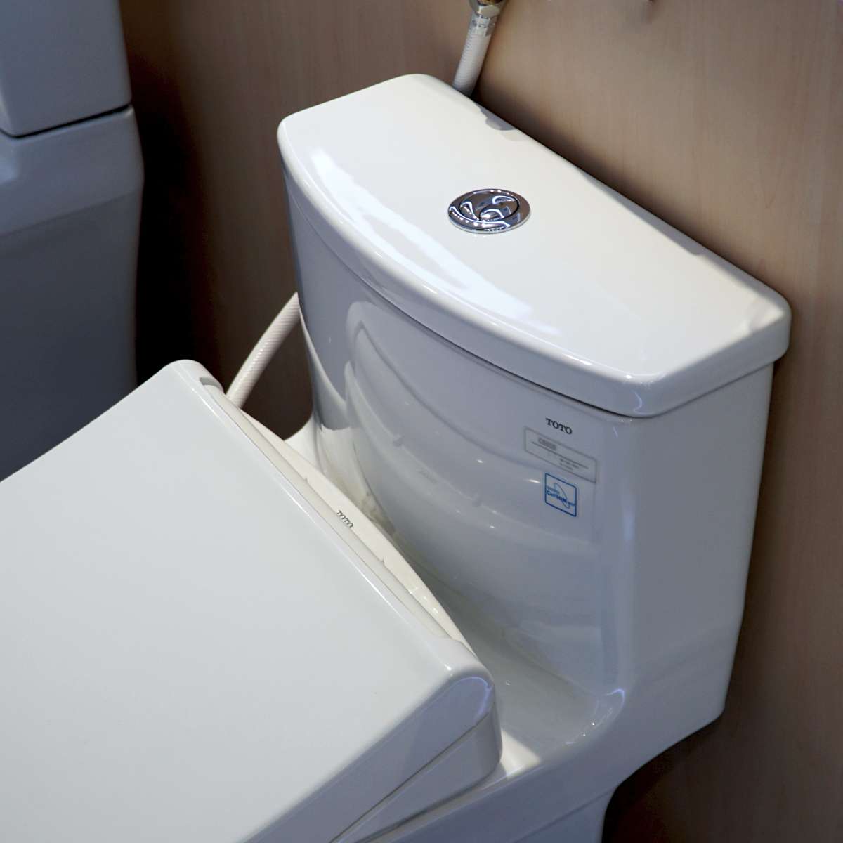 Bồn cầu TOTO MS885DE4 1 khối nắp rửa cơ TCW1211A