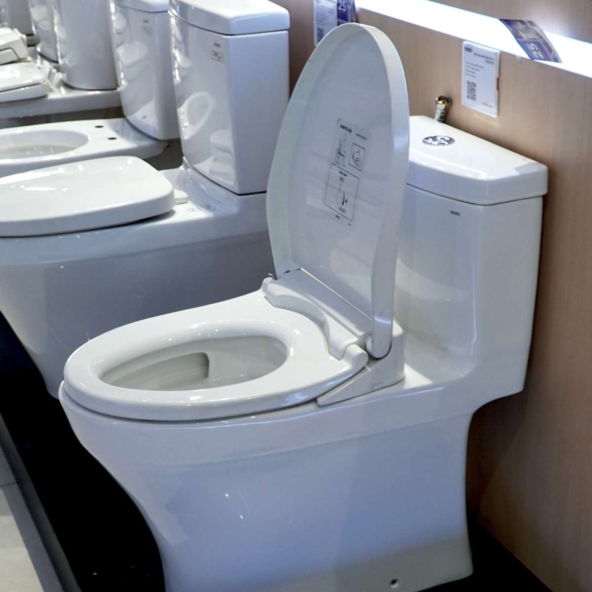 Bồn cầu TOTO MS889DRE2 1 khối nắp rửa cơ TCW07S