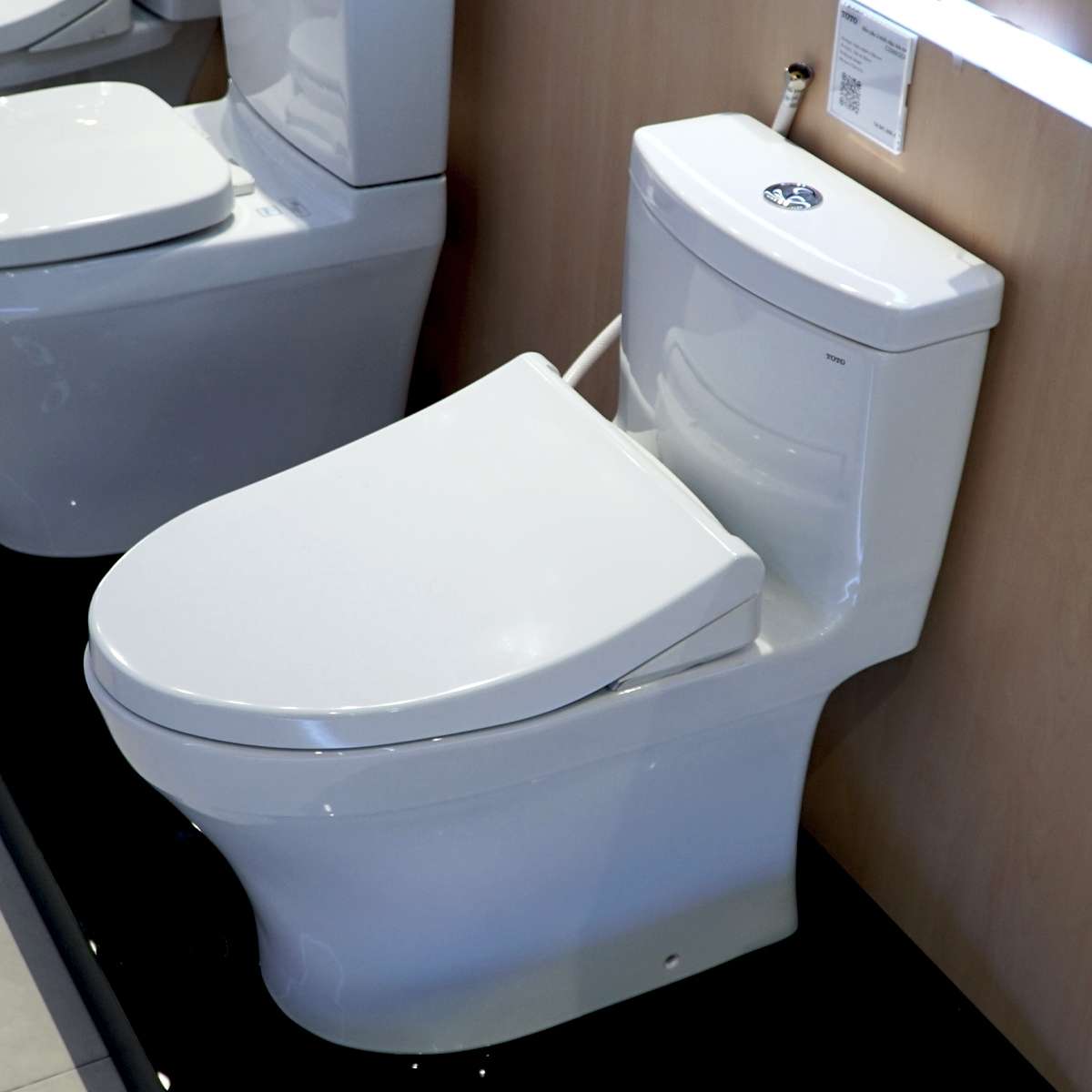 Bồn cầu TOTO MS889DRE4 1 khối nắp rửa cơ TCW1211A