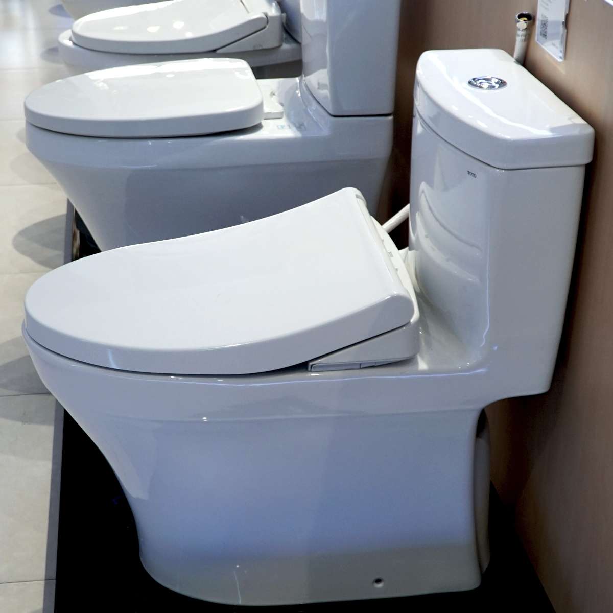 Bồn cầu TOTO MS889DRE4 1 khối nắp rửa cơ TCW1211A