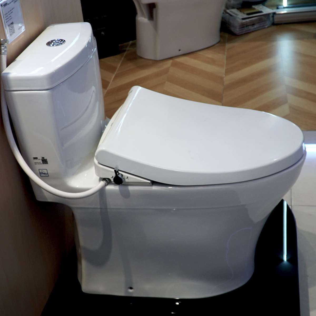 Bồn cầu TOTO MS889DRE4 1 khối nắp rửa cơ TCW1211A