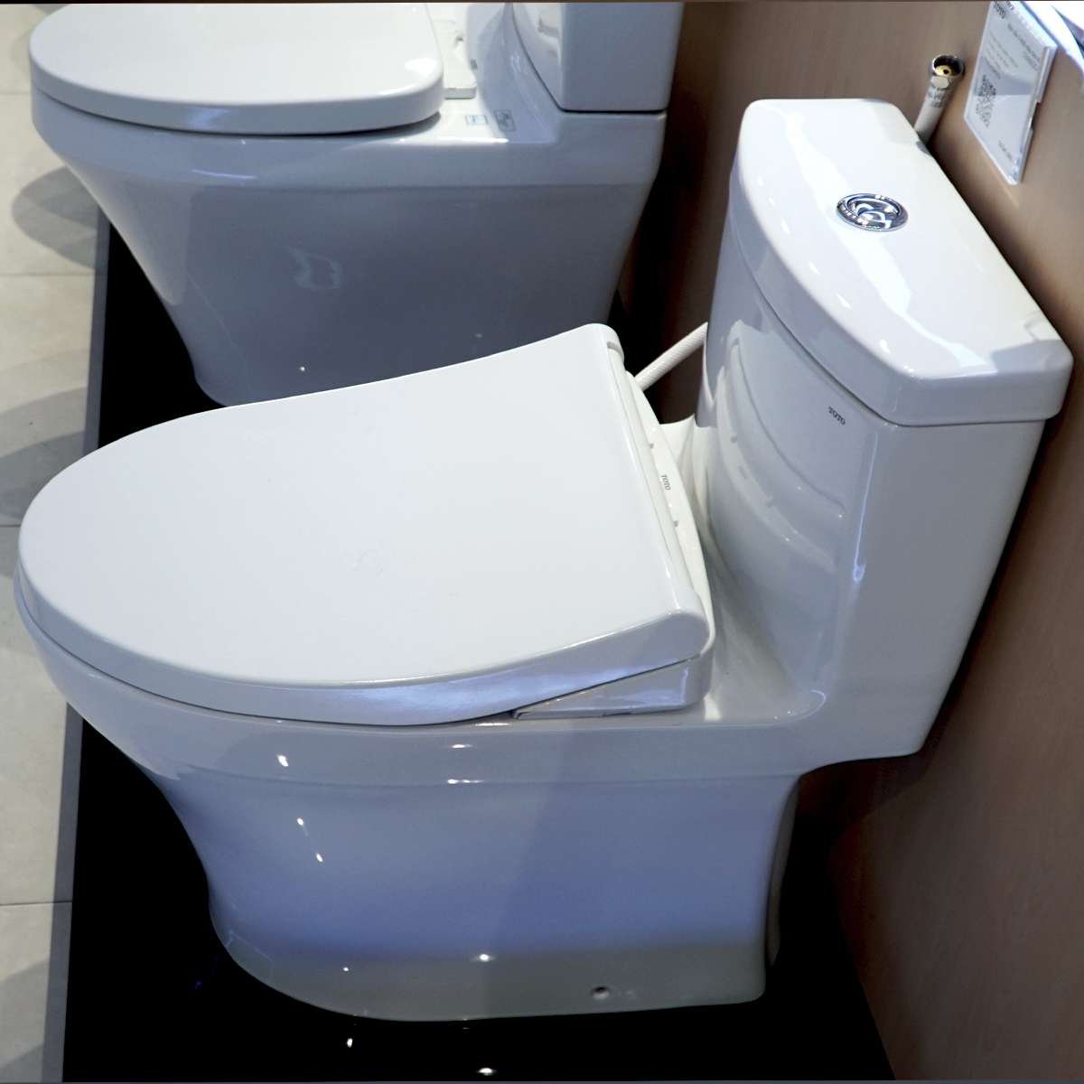 Bồn cầu TOTO MS889DRE4 1 khối nắp rửa cơ TCW1211A