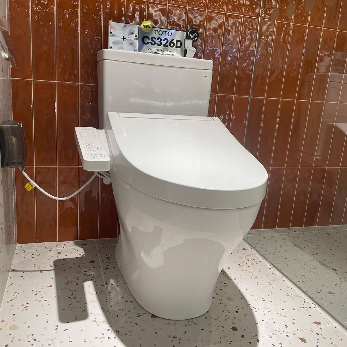 Bồn cầu TOTO CS326DW16 2 khối nắp điện tử Washlet C2 TCF23410AAA