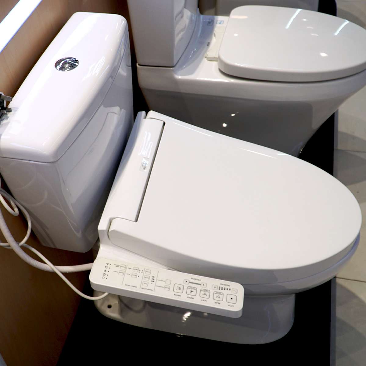 Bồn cầu TOTO CS300DRW16 2 khối nắp điện tử Washlet C2 TCF23410AAA